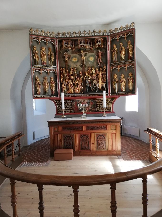 Altertavlen i Skanderup kirke.