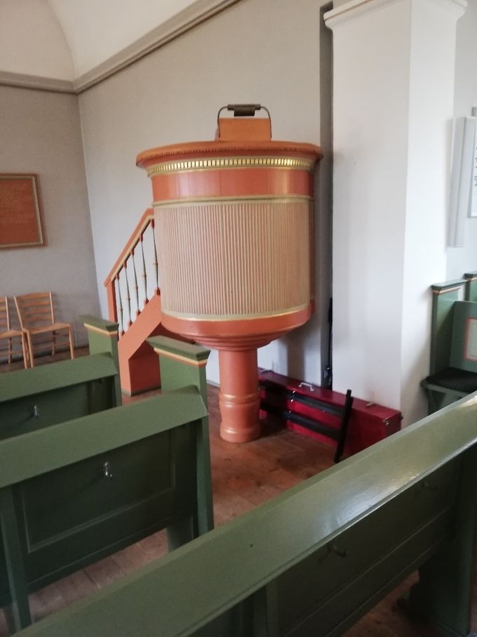 Prædikestolen i Skanderup valgmenigheds kirke.