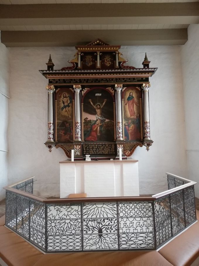 Alteret i Lejrskov kirke.